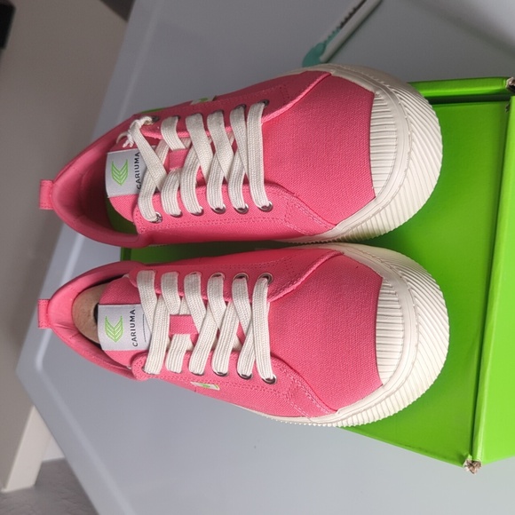 Cariuma (Pink Canvas/Off-White Sole) 10.5M/12W - Picture 2 of 9